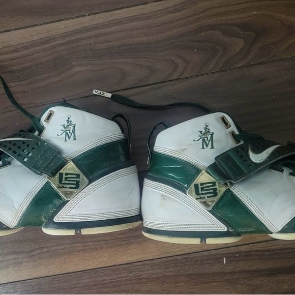 Lebron James St Vincent St Mary Basketball Shoes RARE - Picture 6 of 6
